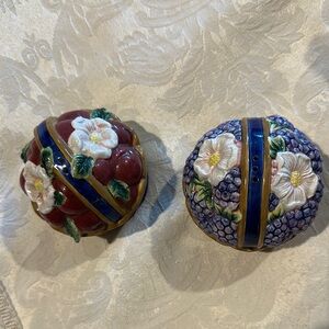Fitz and Floyd French Orchard Apple and Blackberry Salt and Pepper Shakers
